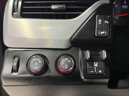 Used 2015 GMC Yukon XL SLE w/ Convenience Package image 16
