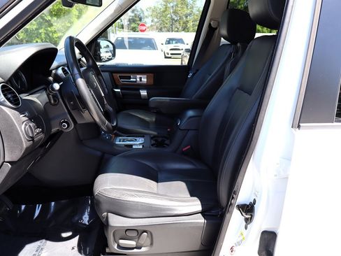 Used 2016 Land Rover LR4 HSE LUX image 16