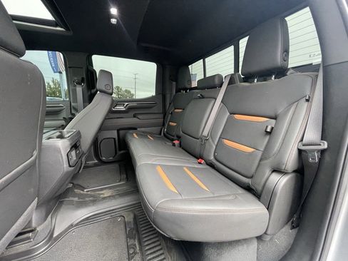 Used 2024 GMC Sierra 1500 AT4 w/ Technology Package image 29