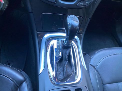 Used 2017 Buick Regal Sport Touring image 30