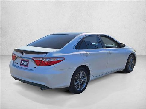 Used 2015 Toyota Camry SE image 5