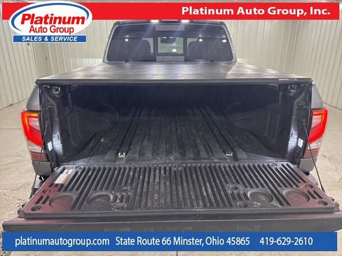 Used 2021 Nissan Titan SL w/ Moonroof Package image 33