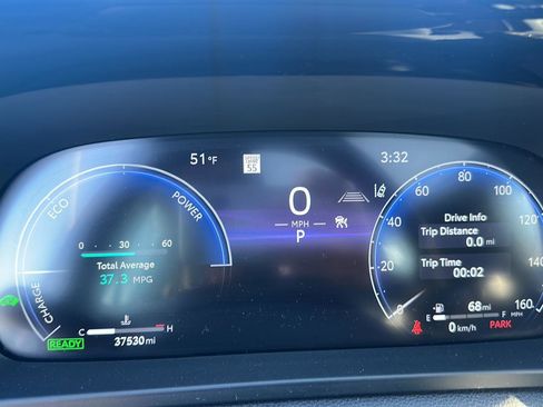 Used 2023 Toyota Crown Limited image 8