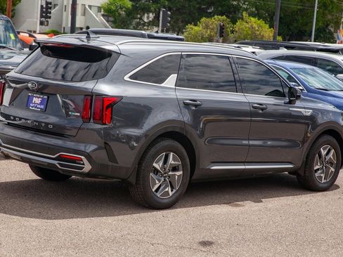 Used 2021 Kia Sorento S image 5