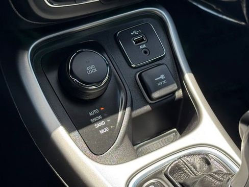 Used 2019 Jeep Compass High Altitude AWD/4WD image 16