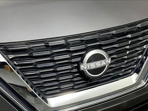 Used 2023 Nissan Rogue SL image 34