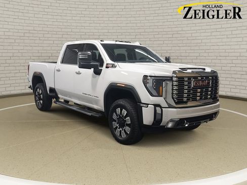 New 2025 GMC Sierra 2500 Denali w/ Denali Reserve Package image 3