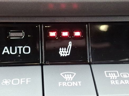 Certified 2025 Toyota Camry SE w/ Convenience Package image 25