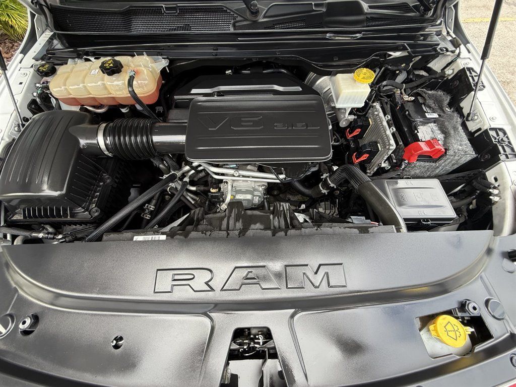 Used 2019 RAM 1500 Big Horn AWD/4WD image 32