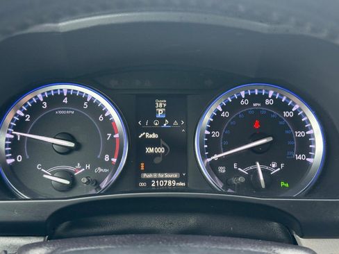 Used 2015 Toyota Highlander Limited image 26