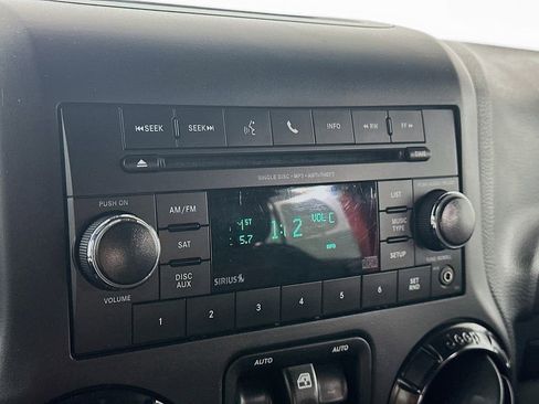 Used 2018 Jeep Wrangler Unlimited Rubicon image 17