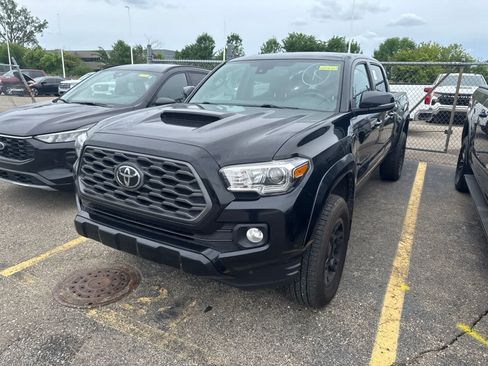 Used 2021 Toyota Tacoma 4x4 Double Cab image 3