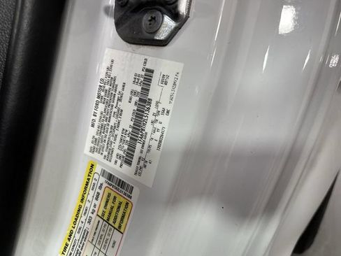 Used 2020 Ford Mustang Premium RWD image 31