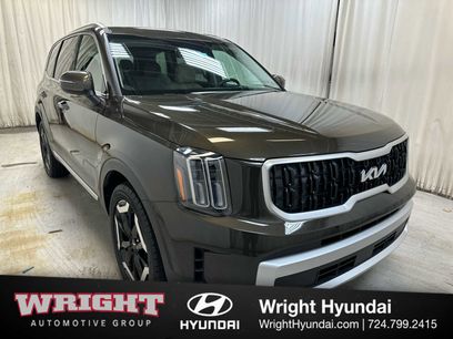 Used 2024 Kia Telluride EX w/ EX Captain's Chair Package