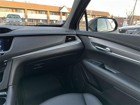 Certified 2024 Cadillac XT5 Luxury w/ LPO, Floor Liner Package image 33