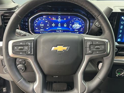 Used 2024 Chevrolet Silverado 1500 LT AWD/4WD image 18