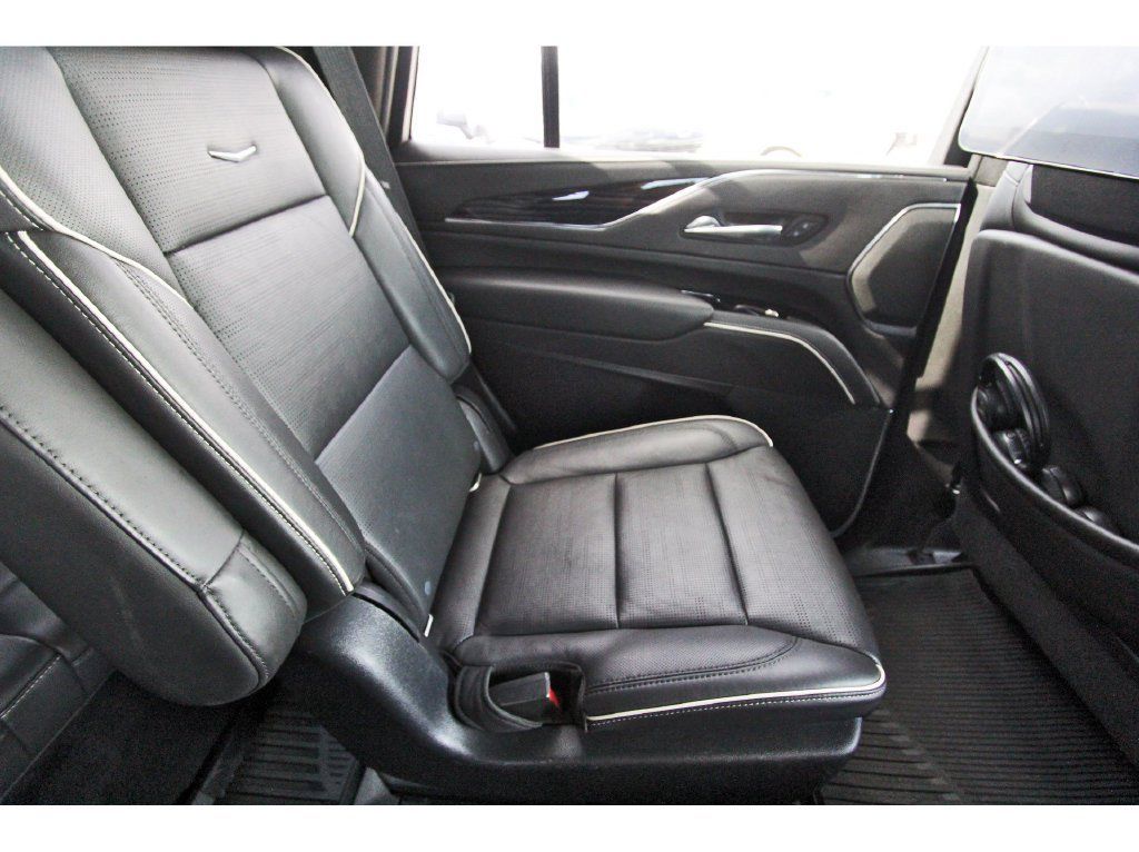 Used 2021 Cadillac Escalade Sport w/ LPO, Illumination Package AWD/4WD image 11
