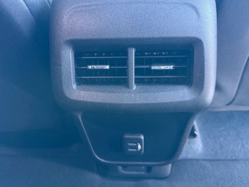 Used 2019 Chevrolet Equinox LT w/ Sun & Navigation Package image 20