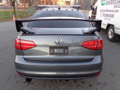 Used 2015 Volkswagen Jetta GLI SEL image 2