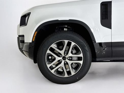 Used 2026 Land Rover Defender 110 X-Dynamic SE AWD/4WD image 27