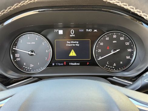 Used 2023 Buick Envision Avenir image 24