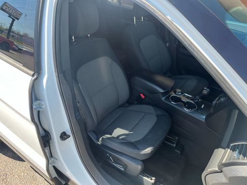 Used 2018 Ford Explorer XLT w/ Equipment Group 201A image 30