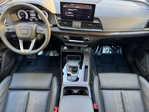 Used 2024 Audi Q5 e Premium Plus w/ Premium Plus Package image 4