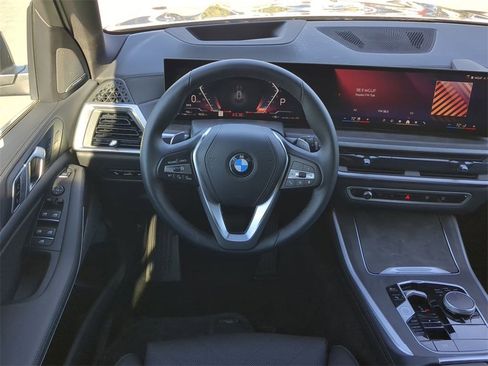 Certified 2025 BMW X5 sDrive40i w/ Climate Comfort Package image 17