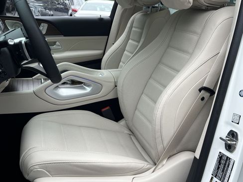 New 2026 Mercedes-Benz GLS 450 4MATIC image 18