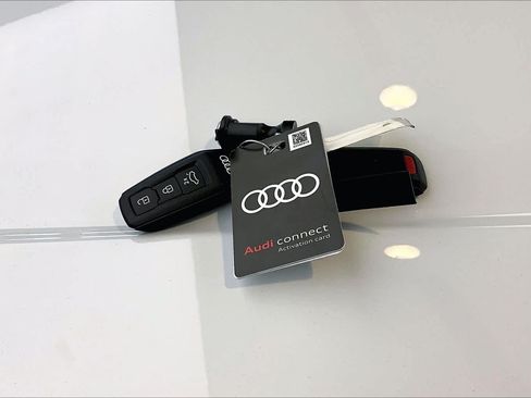 Used 2025 Audi Q5 Premium Plus w/ Premium Plus AWD/4WD image 15