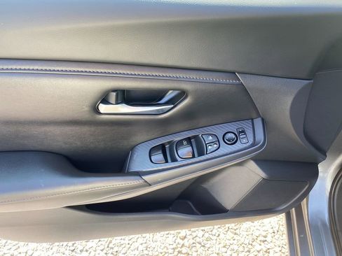 Used 2022 Nissan Sentra SV image 11