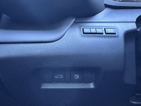 Used 2026 Toyota Crown XLE image 32