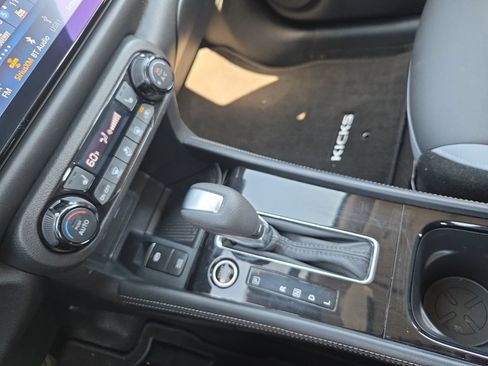 Used 2024 Nissan Kicks SR w/ SR Premium Package FWD image 25