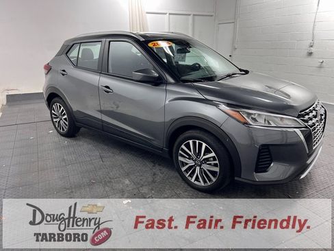 Used 2024 Nissan Kicks SV image 3