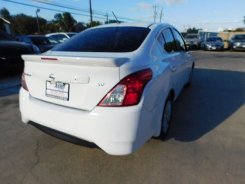 Used 2017 Nissan Versa SV image 7