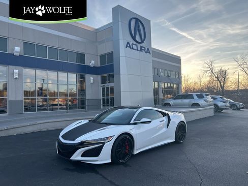 Used 2017 Acura NSX image 1