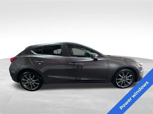 Used 2018 MAZDA MAZDA3 Touring FWD image 4