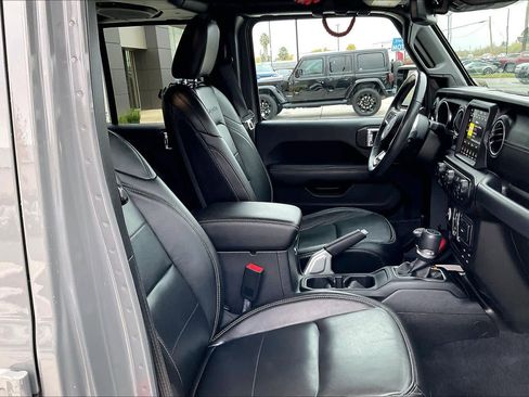 Used 2019 Jeep Wrangler Unlimited Sahara image 10