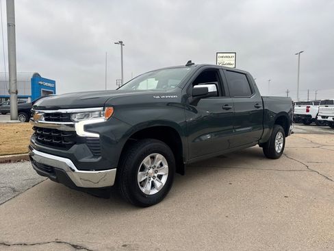 Used 2025 Chevrolet Silverado 1500 LT image 1