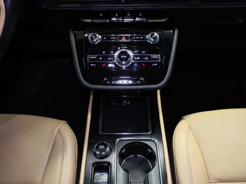 Used 2022 Lincoln Corsair Reserve w/ Elements Package FWD image 20