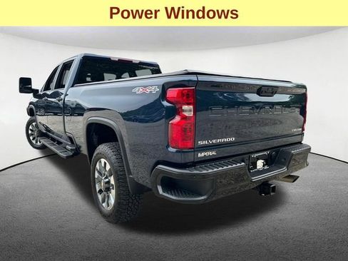Used 2022 Chevrolet Silverado 2500 Custom w/ Custom Value Package AWD/4WD image 10