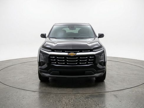 Used 2025 Chevrolet Equinox LT FWD image 2