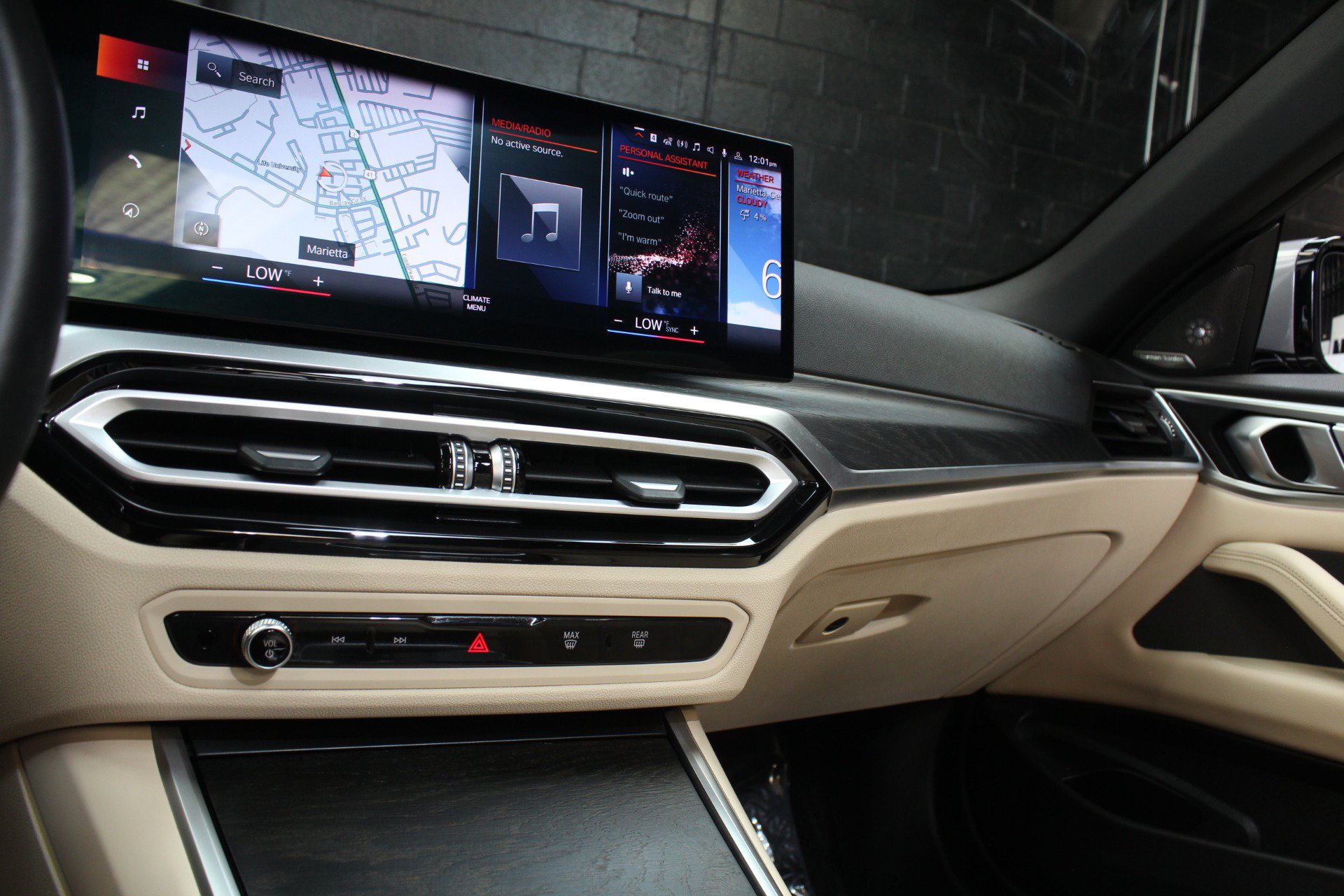 Used 2024 BMW 430i Convertible w/ Premium Package RWD image 67