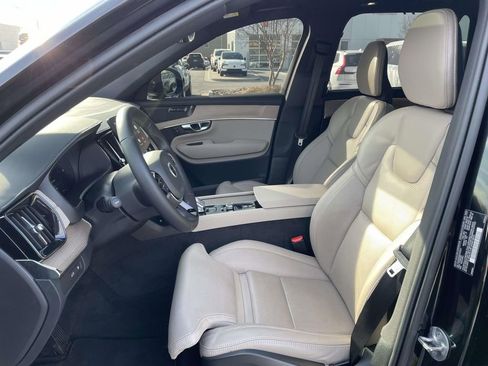 Used 2025 Volvo XC90 T8 Ultra image 8