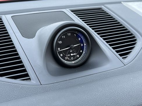 Certified 2022 Porsche Macan image 24