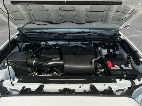Used 2023 Toyota Tacoma SR AWD/4WD image 18