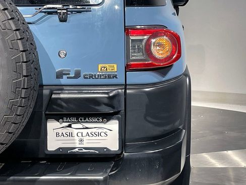 Used 2014 Toyota FJ Cruiser 4WD image 31