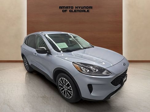 Used 2022 Ford Escape SE w/ Cold Weather Package FWD image 8