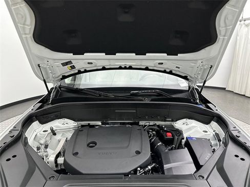 Certified 2025 Volvo XC90 B6 Plus w/ Protection Package Premier image 27