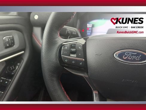 Used 2025 Ford Explorer ST AWD/4WD image 17